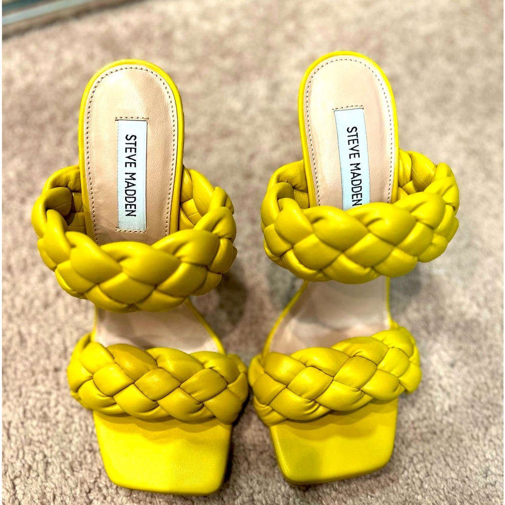 Steve Madden Kenley sandal.